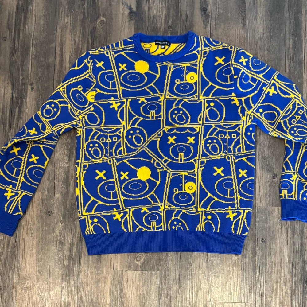 Men's Blue & Yellow Graphic Crewneck Sweater